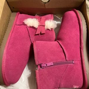 Koolaburra by Ugg Victoria mini size 2 pink boots for girls. Brand new in box.